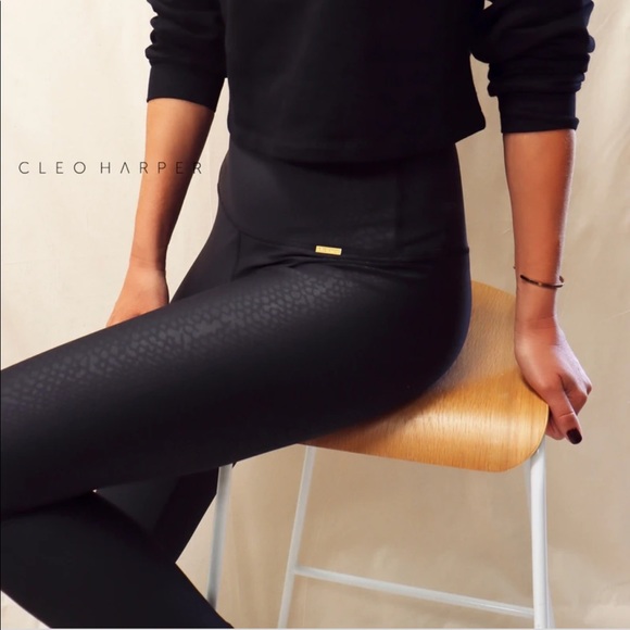 Cleo Harper Pants - Cleo Harper Reign leggings in Cobra - size S